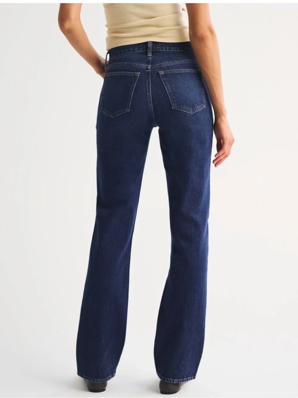 Abercrombie Dark Wash The 90’s Straight Mid Rise Jeans